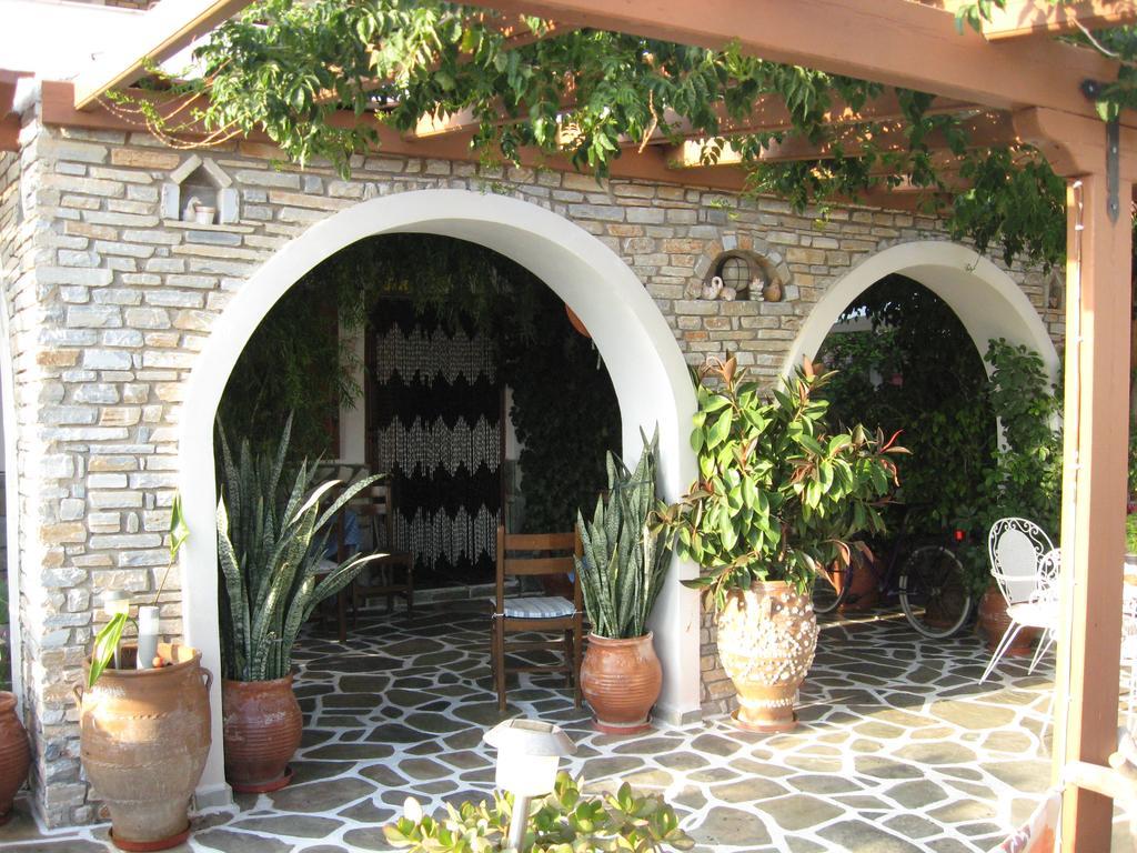 Pension Irini-Vicky Chora d'Ios Extérieur photo