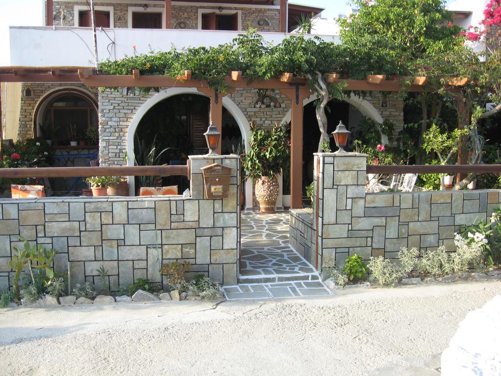 Pension Irini-Vicky Chora d'Ios Extérieur photo