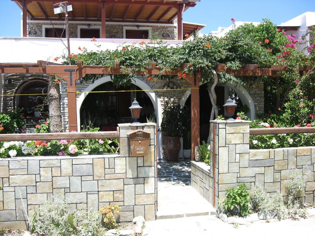 Pension Irini-Vicky Chora d'Ios Extérieur photo