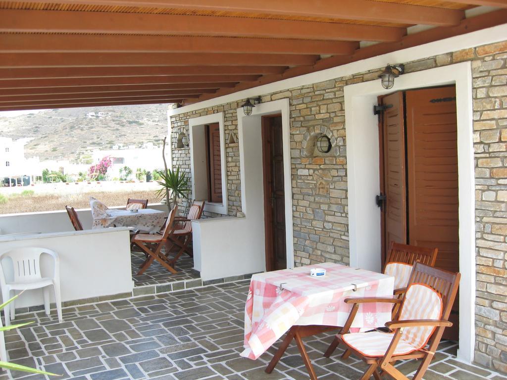 Pension Irini-Vicky Chora d'Ios Extérieur photo