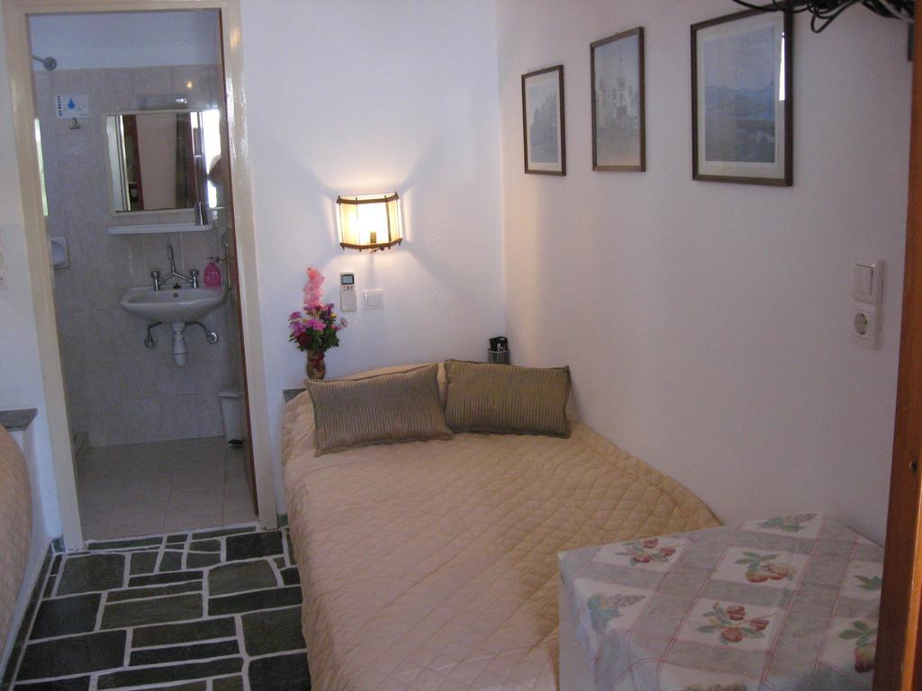 Pension Irini-Vicky Chora d'Ios Extérieur photo