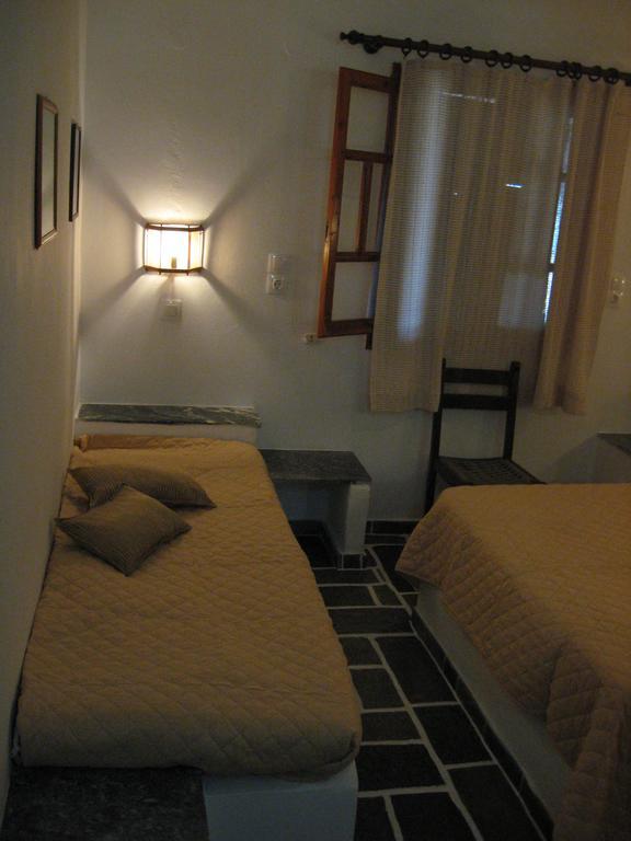 Pension Irini-Vicky Chora d'Ios Extérieur photo