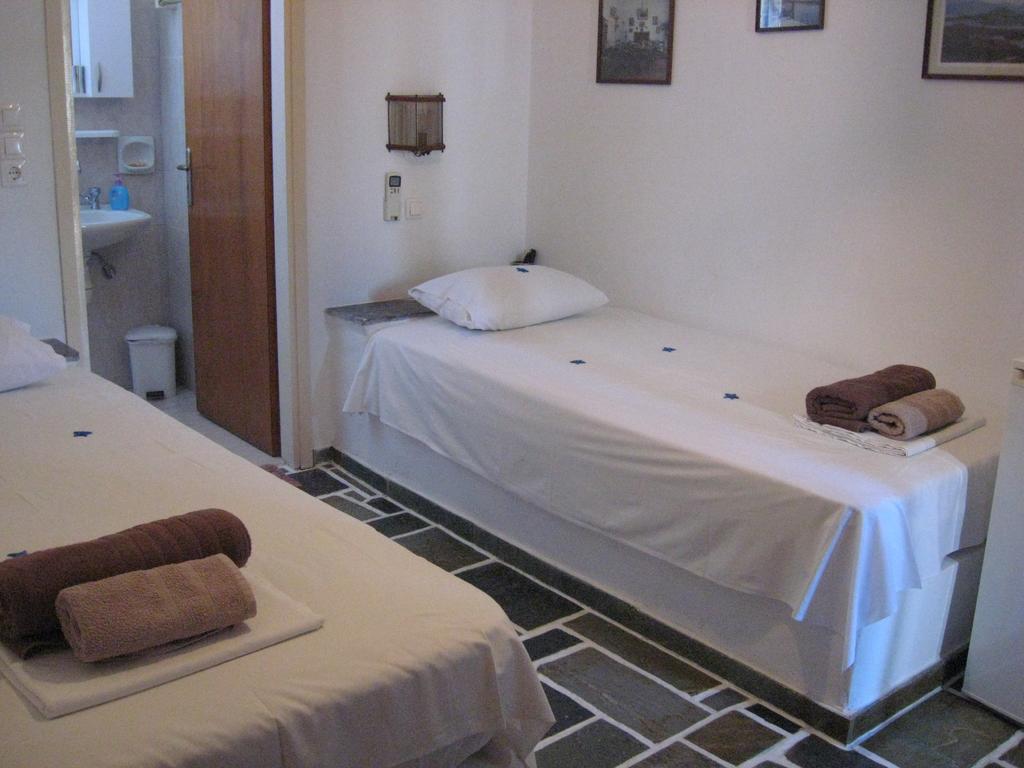Pension Irini-Vicky Chora d'Ios Extérieur photo