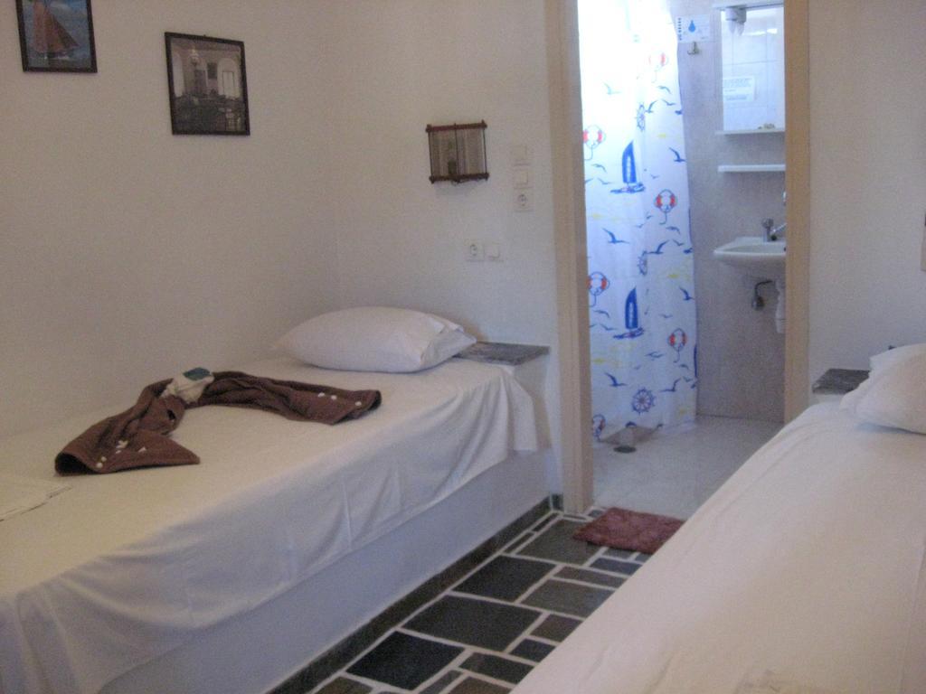Pension Irini-Vicky Chora d'Ios Extérieur photo
